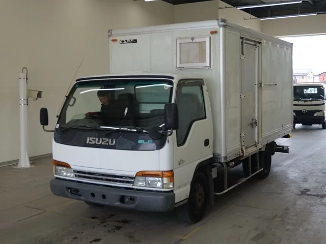 Isuzu Elf  с аукциона в Японии
