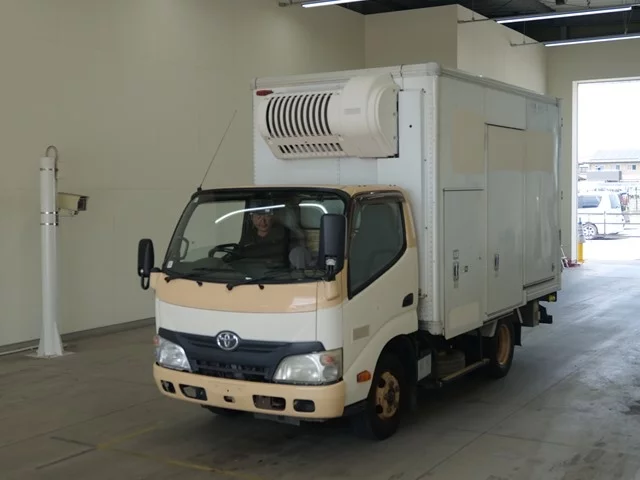 Toyota Dyna  с аукциона в Японии