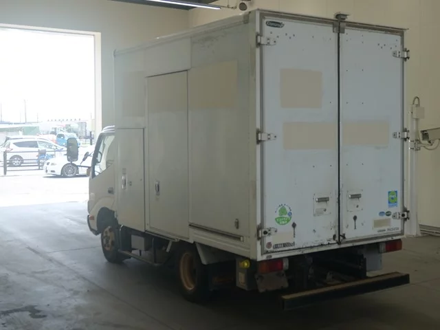 Toyota Dyna  с аукциона в Японии