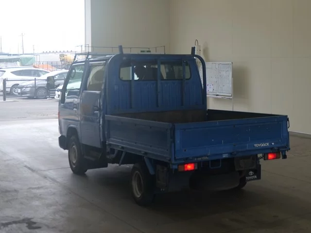 Toyota ToyoAce  с аукциона в Японии
