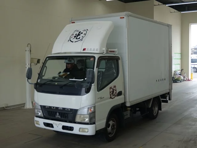 Mitsubishi Fuso Canter  с аукциона в Японии
