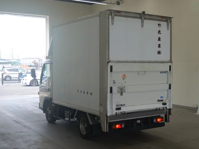 Mitsubishi Fuso Canter  с аукциона в Японии