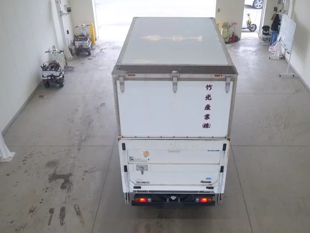 Mitsubishi Fuso Canter  с аукциона в Японии