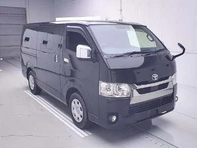 TOYOTA HIACE