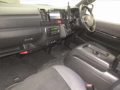 TOYOTA HIACE