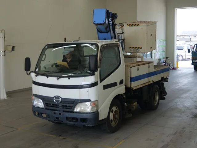 Hino Dutro  с аукциона в Японии