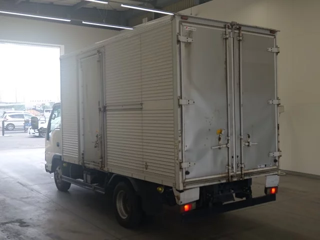 Isuzu Elf  с аукциона в Японии