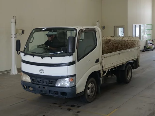 Toyota Dyna  с аукциона в Японии