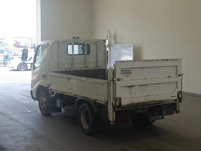 Toyota Dyna  с аукциона в Японии