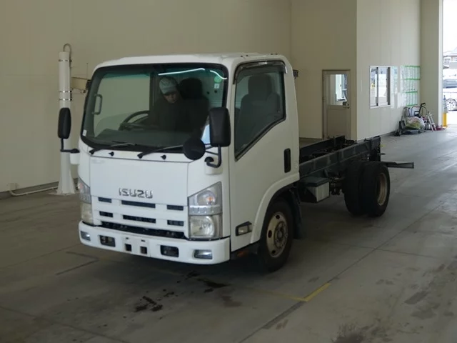 Isuzu Elf  с аукциона в Японии
