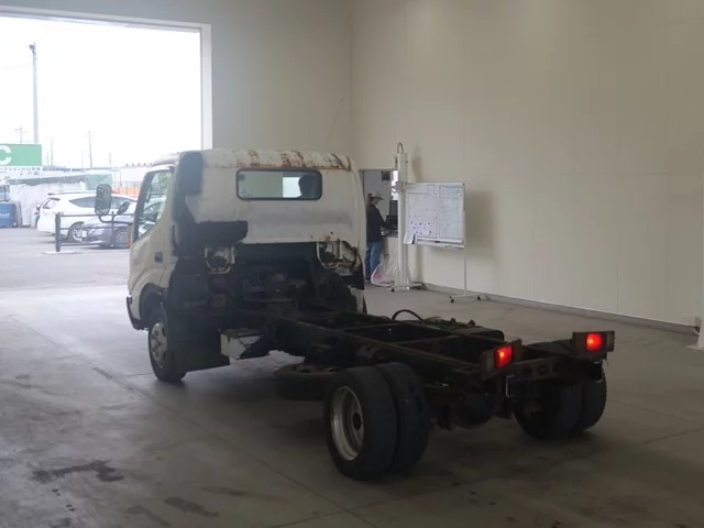 Toyota Dyna  с аукциона в Японии