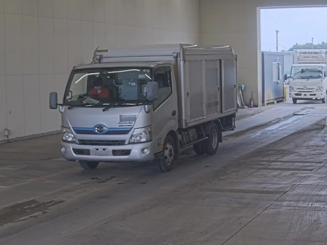 Hino Dutro  с аукциона в Японии