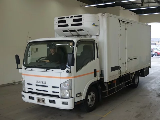 Isuzu Elf  с аукциона в Японии