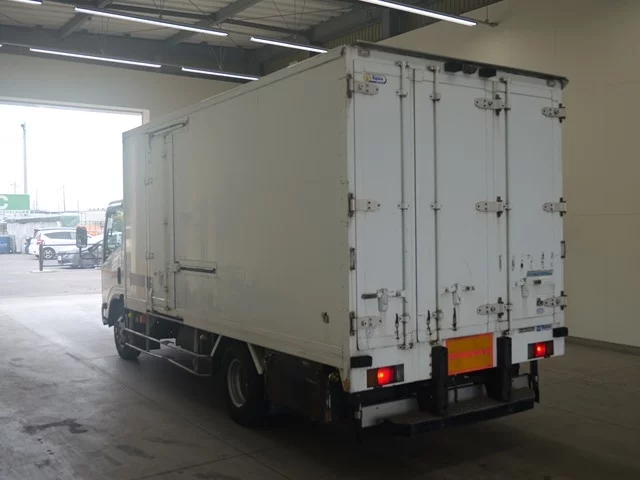 Isuzu Elf  с аукциона в Японии