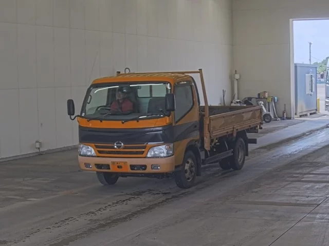 Hino Dutro  с аукциона в Японии