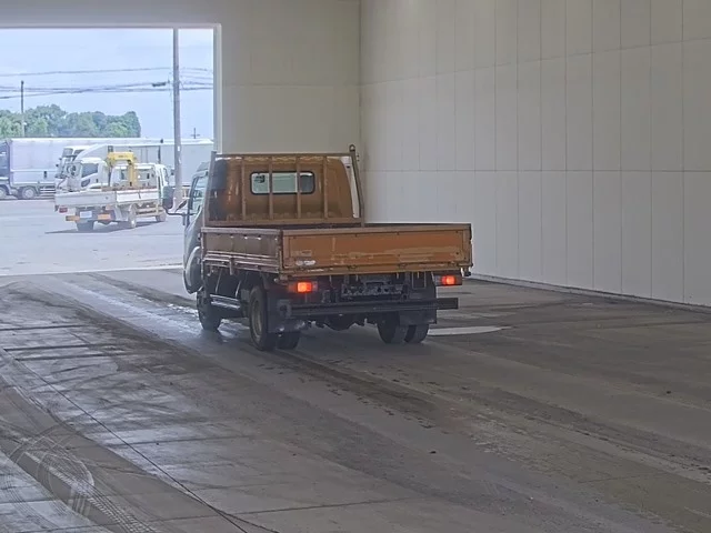 Hino Dutro  с аукциона в Японии