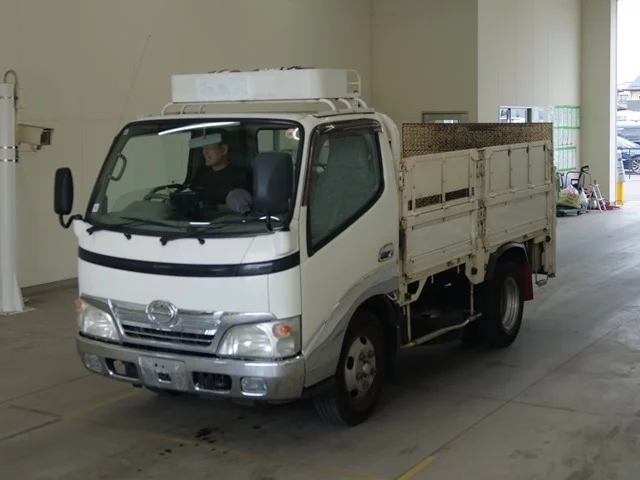 Hino Dutro  с аукциона в Японии