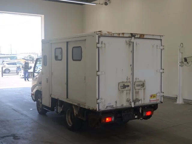 Hino Dutro  с аукциона в Японии