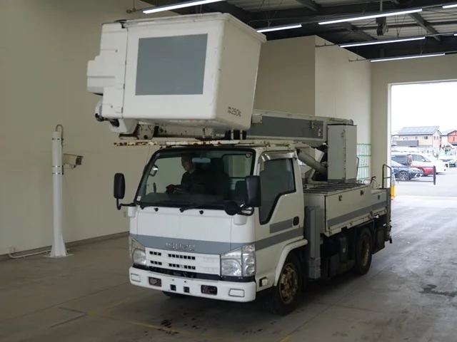Isuzu Elf  с аукциона в Японии