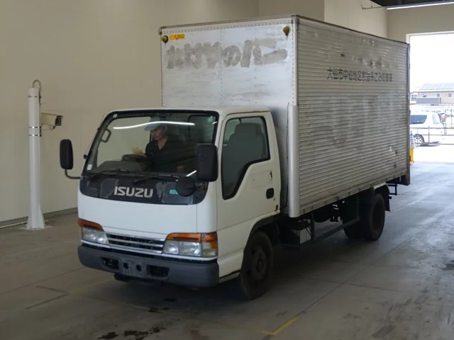 Isuzu Elf  с аукциона в Японии