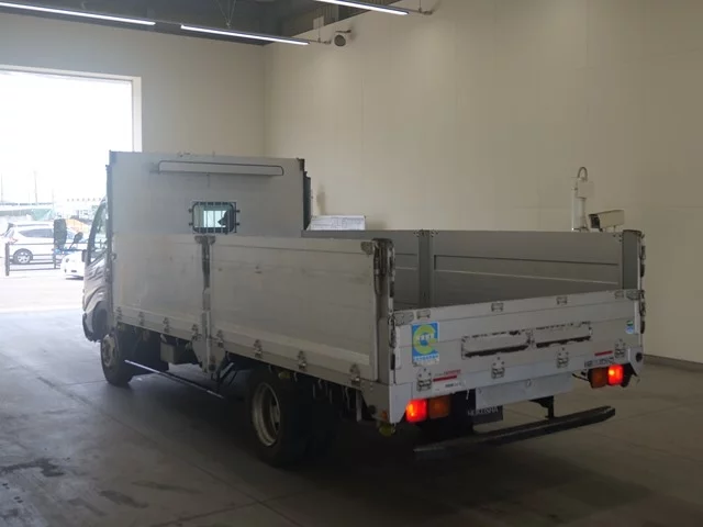 Toyota Dyna  с аукциона в Японии