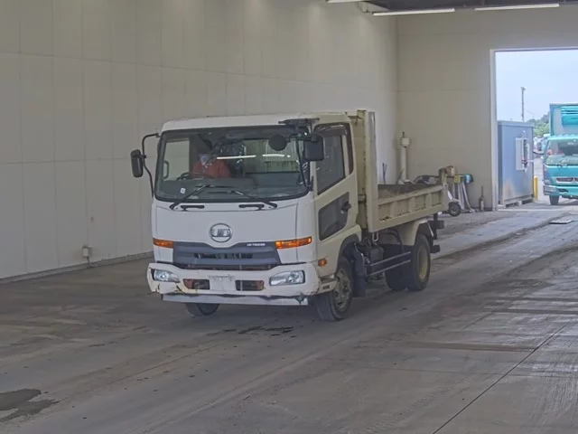 Nissan UD  с аукциона в Японии