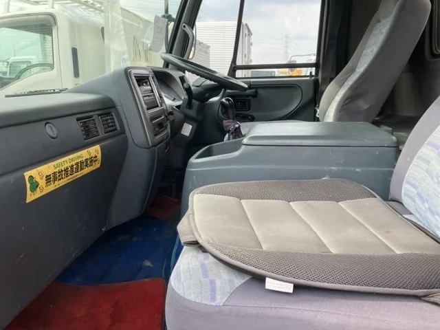 Nissan UD  с аукциона в Японии