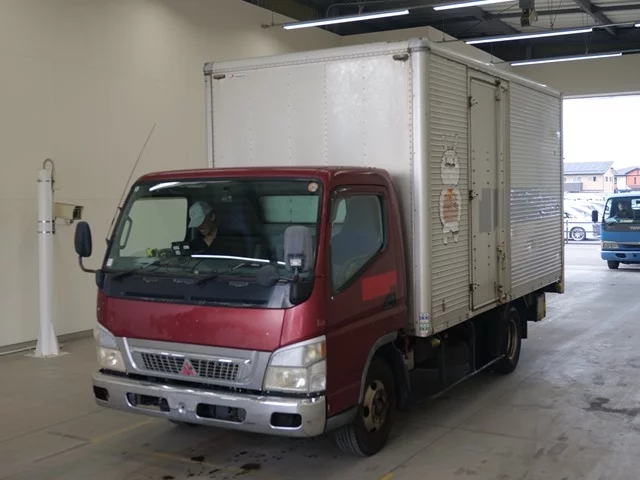 Mitsubishi Fuso Canter  с аукциона в Японии