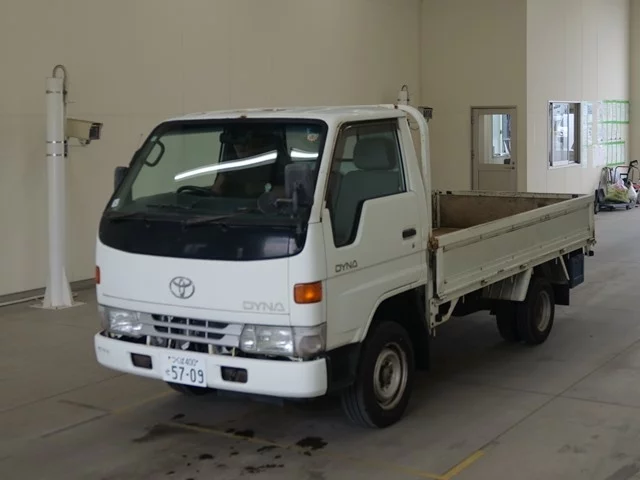Toyota Dyna  с аукциона в Японии