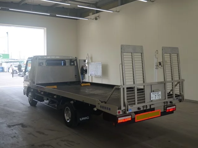 Mitsubishi Fuso Canter  с аукциона в Японии