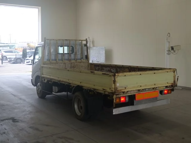 Toyota Dyna  с аукциона в Японии