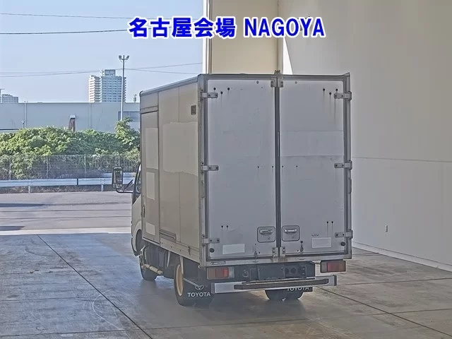 Toyota Dyna  с аукциона в Японии