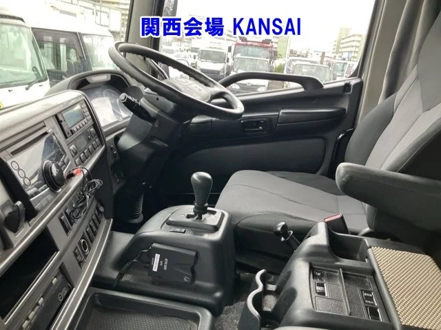 Hino Profia  с аукциона в Японии