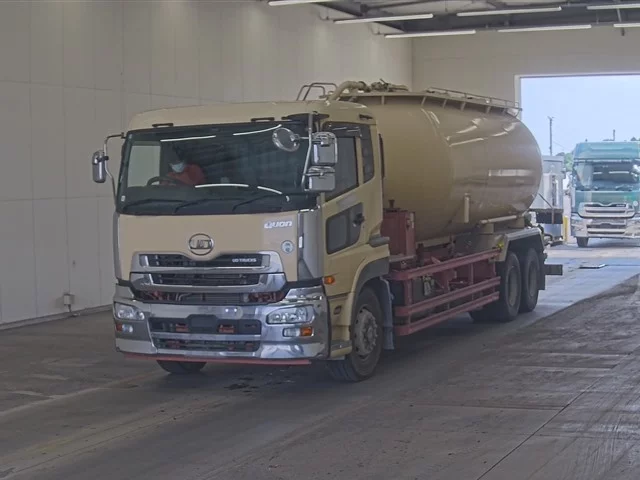 Nissan UD  с аукциона в Японии