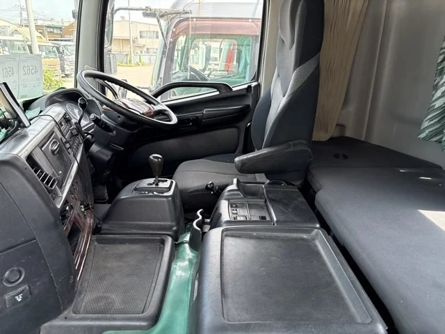 Hino Profia  с аукциона в Японии