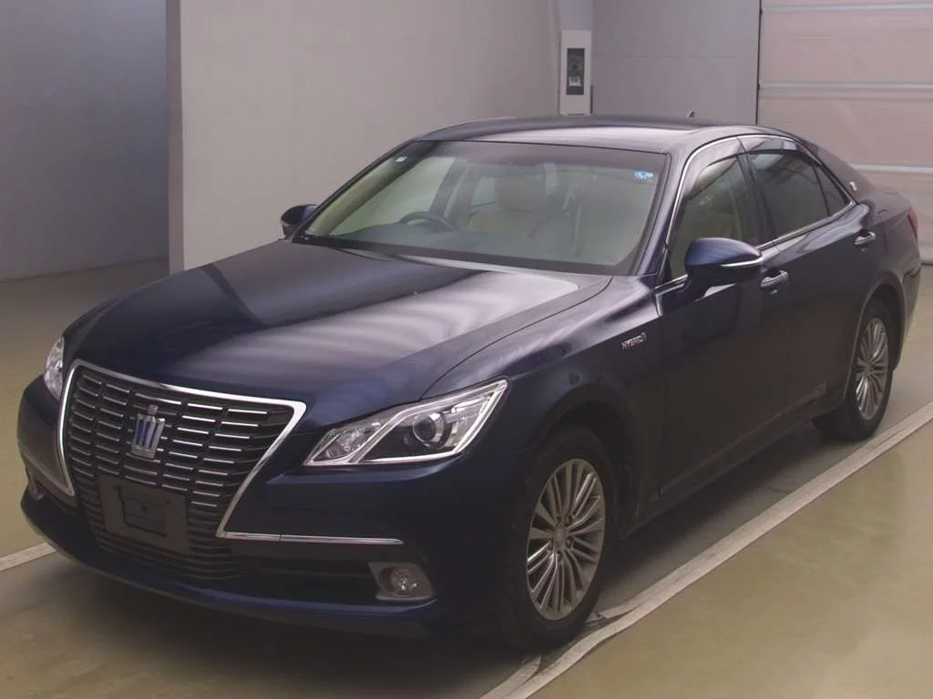 Toyota Crown  с аукциона в Японии