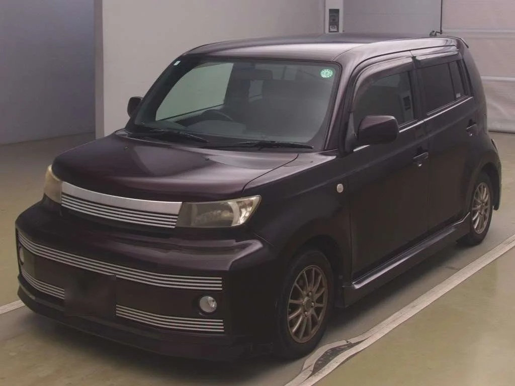 Toyota bB  с аукциона в Японии
