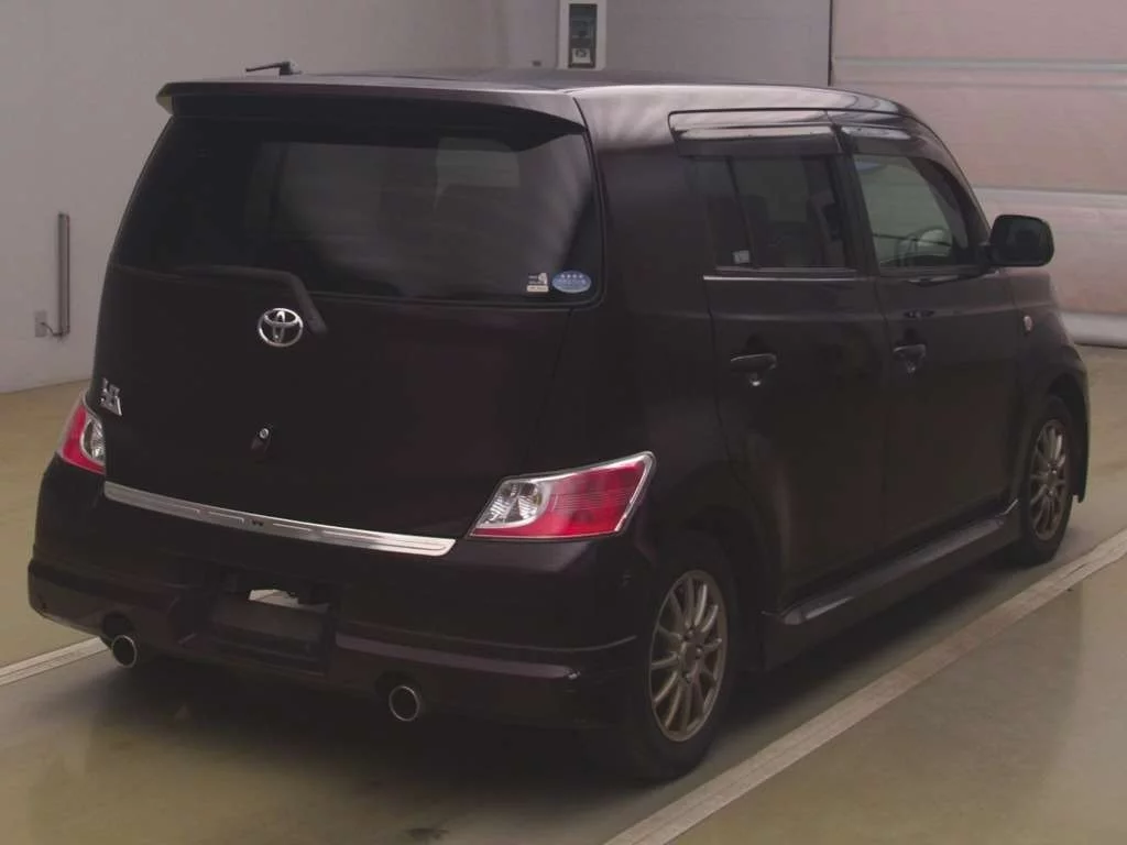 Toyota bB  с аукциона в Японии