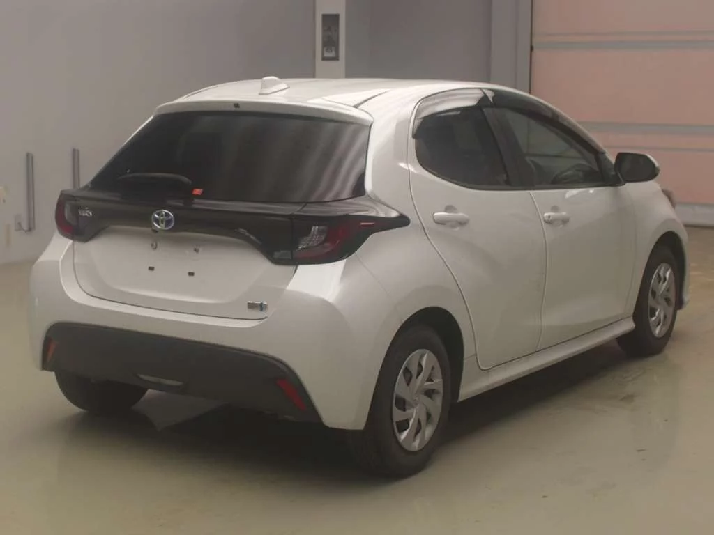 Toyota Yaris  с аукциона в Японии