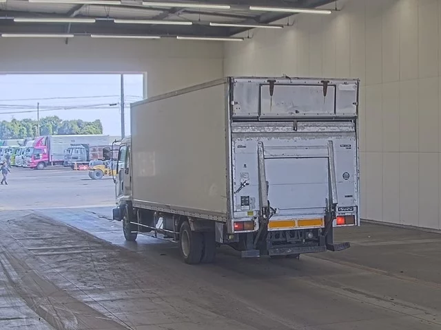 Isuzu Forward  с аукциона в Японии