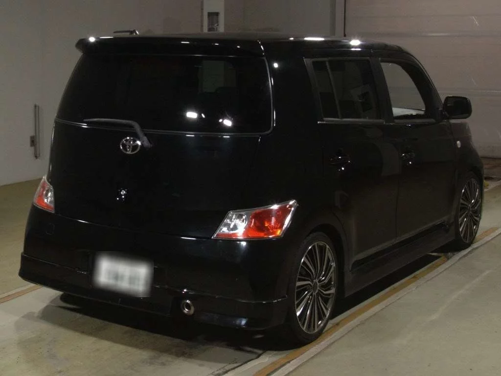 Toyota bB  с аукциона в Японии