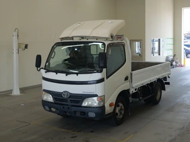 Toyota ToyoAce  с аукциона в Японии