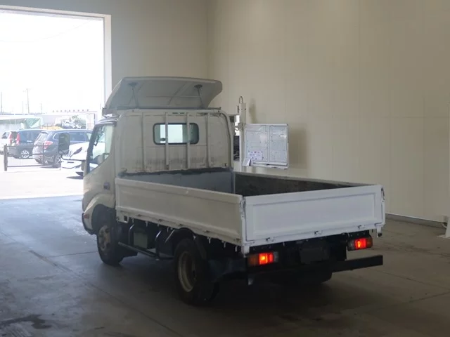 Toyota ToyoAce  с аукциона в Японии