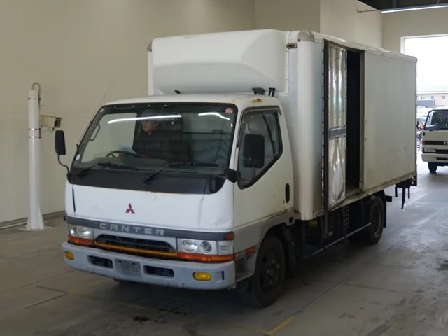 Mitsubishi Fuso Canter  с аукциона в Японии
