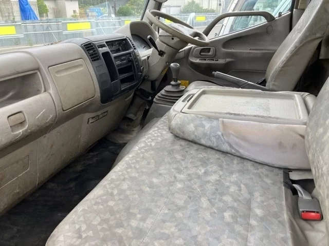 Hino Dutro  с аукциона в Японии