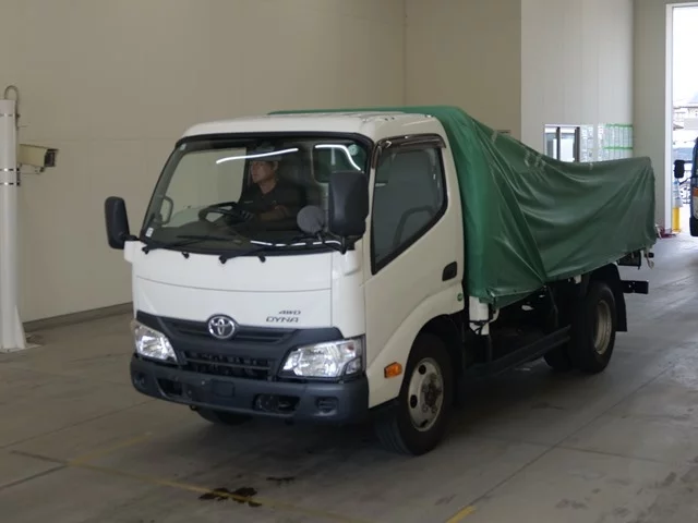Toyota Dyna  с аукциона в Японии