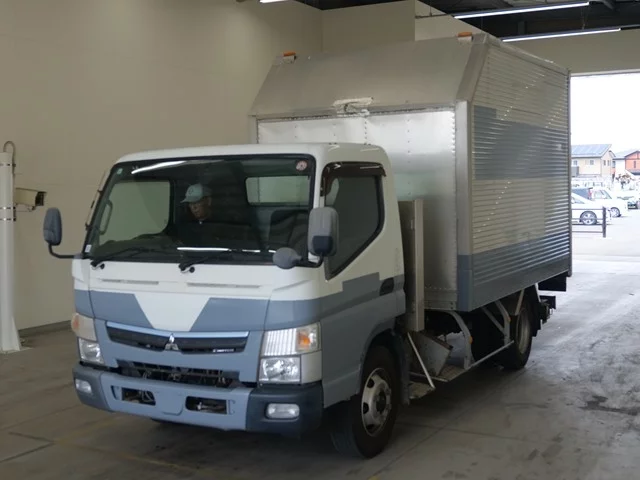 Mitsubishi Fuso Canter  с аукциона в Японии