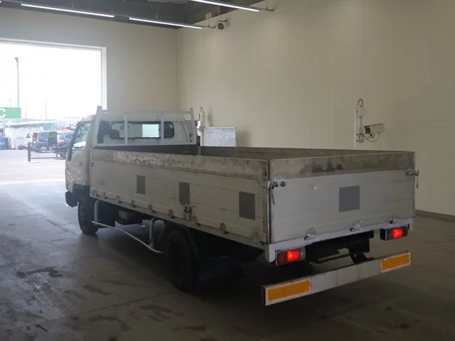 Toyota Dyna  с аукциона в Японии