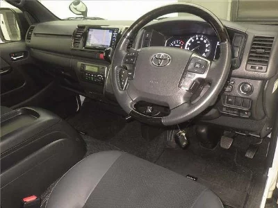 TOYOTA HIACE