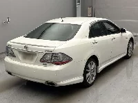 Цена авто Toyota CROWN HYBRID с аукционов Японии, номер кузова GWS204, пробег 42 000, оценка 2